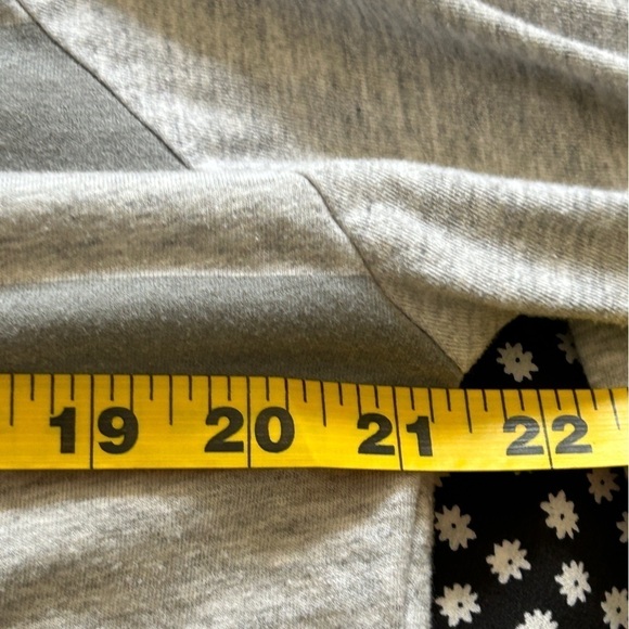 Hello Kitty Sanrio Roll Hem Long Sleeve Top Gray Stripe Pink Size Medium - Picture 9 of 10